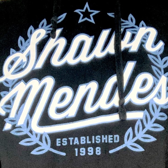 Shawn Mendes Illuminate Tour Hoodie Black UNISEX - Picture 2 of 2
